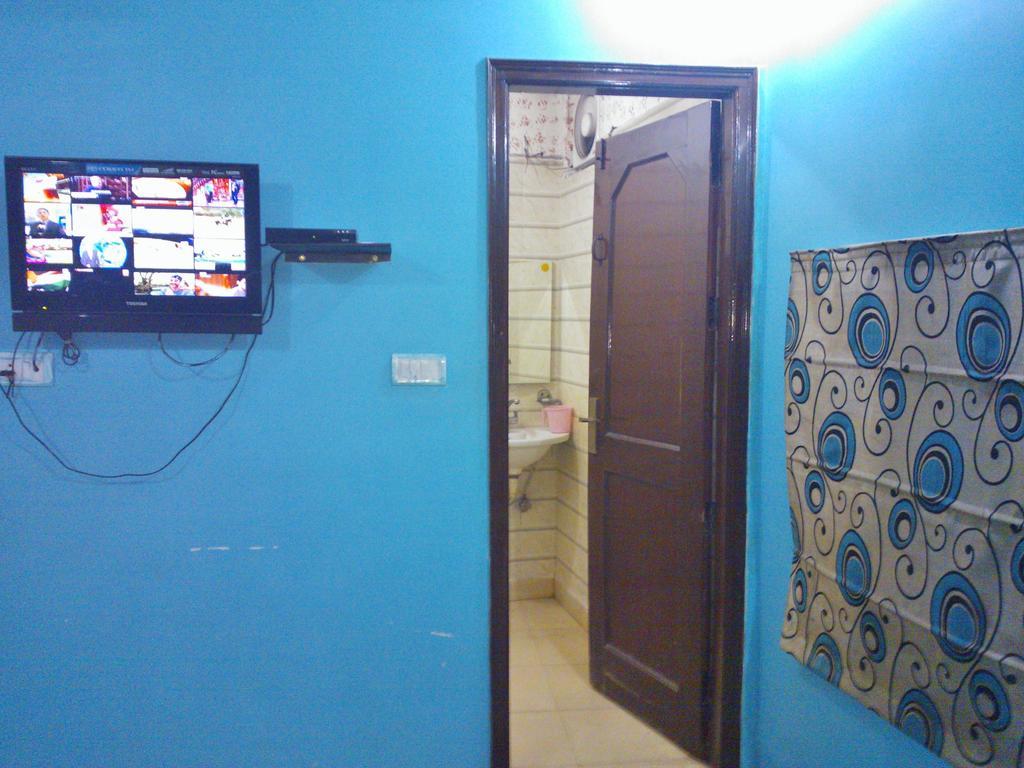 Hotel Hridey Inn New Delhi Bagian luar foto