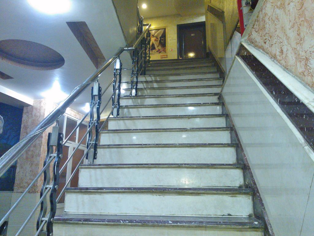 Hotel Hridey Inn New Delhi Bagian luar foto