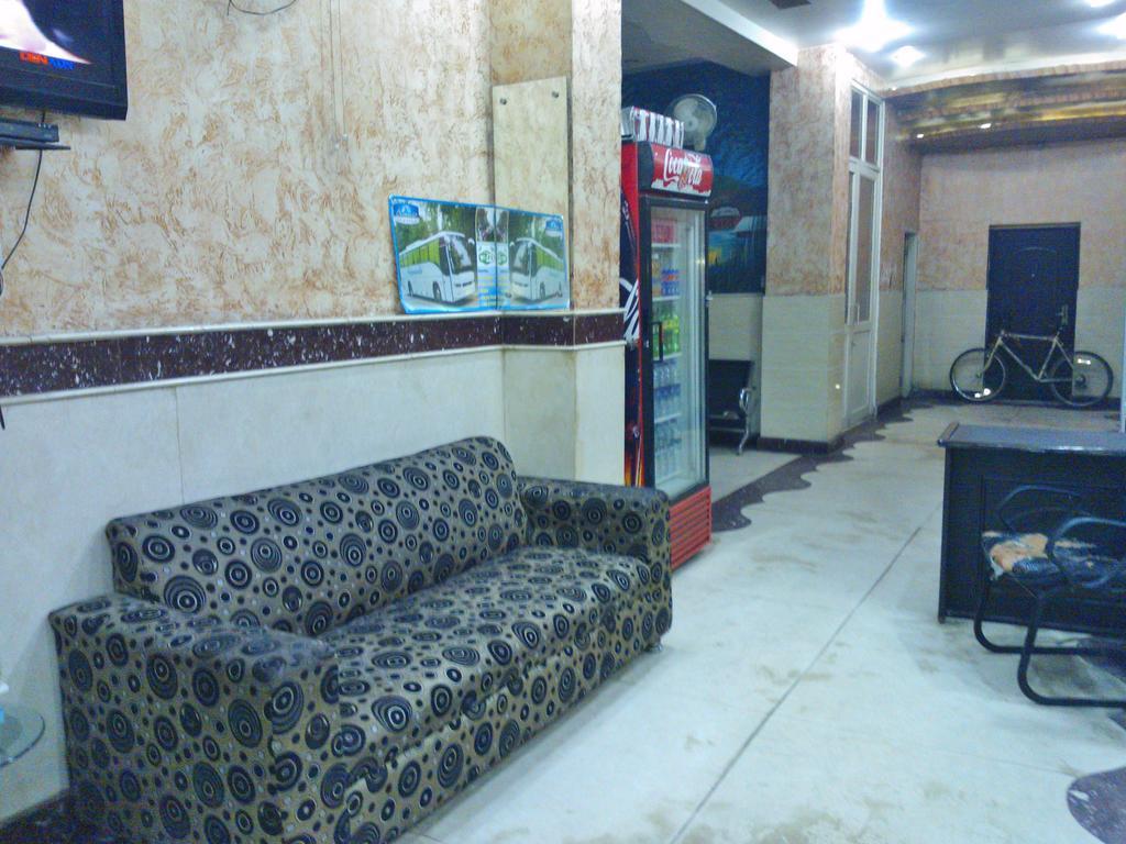 Hotel Hridey Inn New Delhi Bagian luar foto