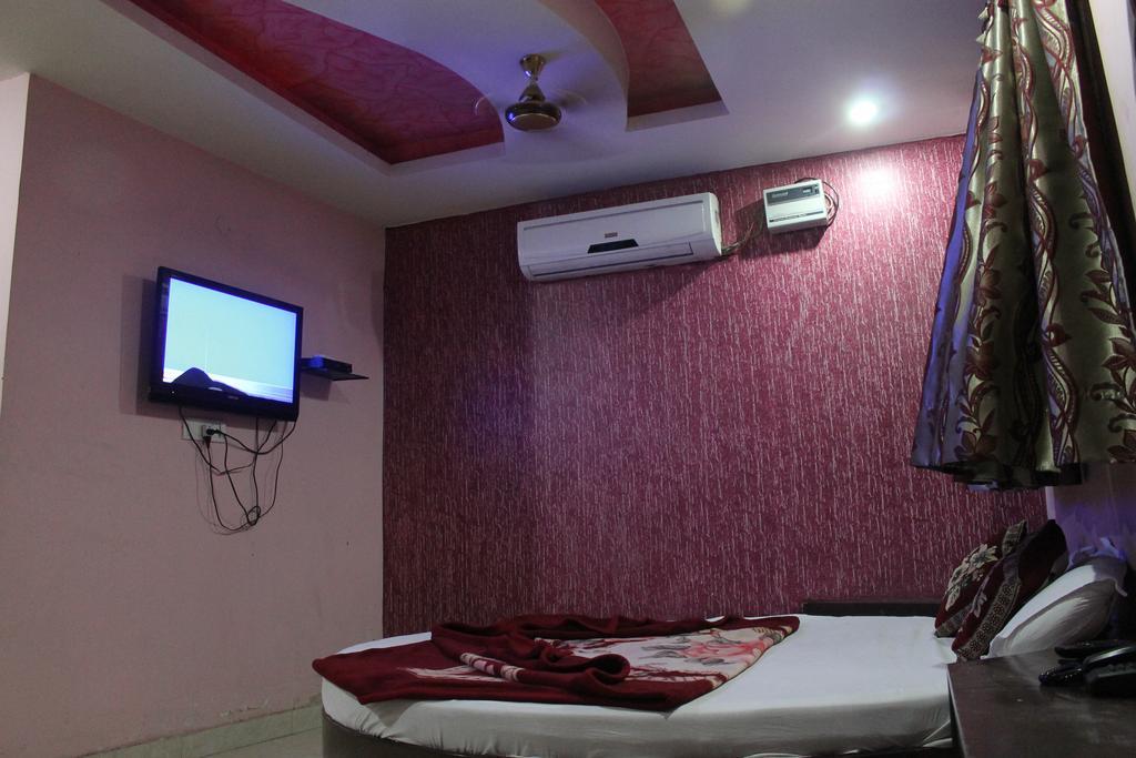 Hotel Hridey Inn New Delhi Bagian luar foto
