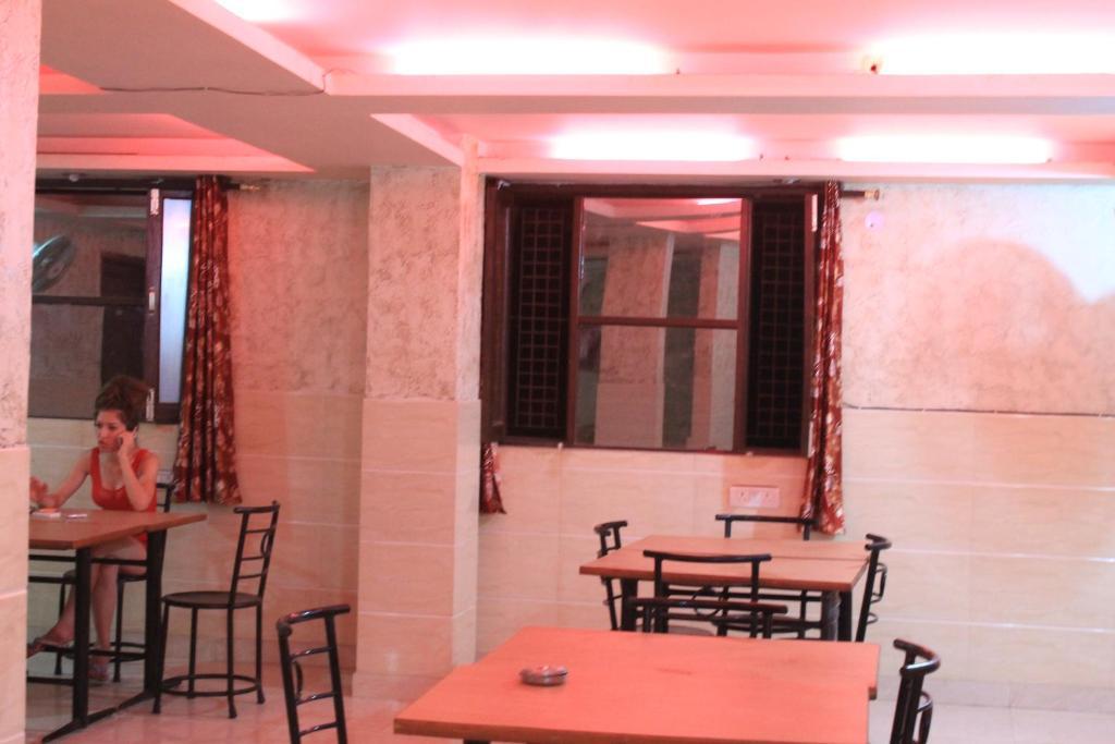 Hotel Hridey Inn New Delhi Bagian luar foto