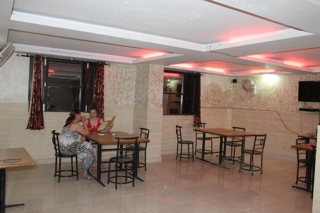 Hotel Hridey Inn New Delhi Bagian luar foto