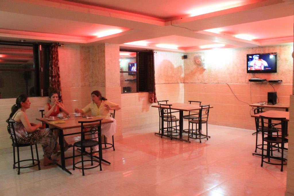 Hotel Hridey Inn New Delhi Bagian luar foto