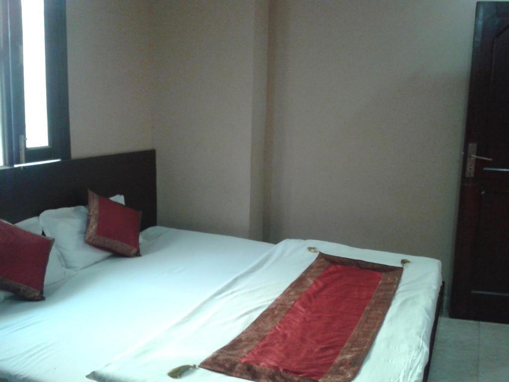 Hotel Hridey Inn New Delhi Bagian luar foto